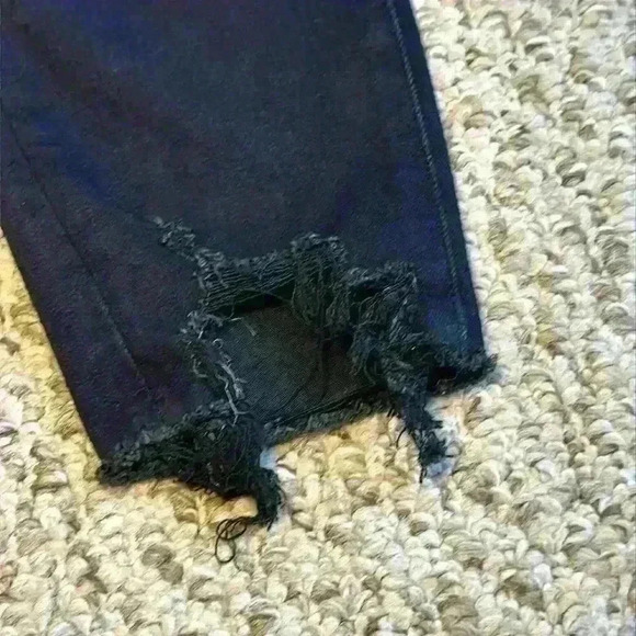 American Eagle The Dream Jean Curvy Super High Rise Distressed Jegging Size 6 - Picture 5 of 13